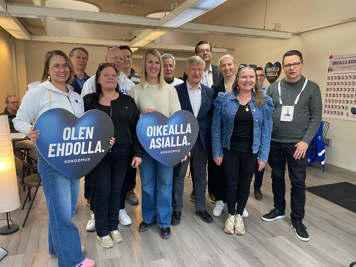Porvoon Kokoomuksen vaalikahvila täyttyi tänään kuulijoista, kun ympäristö- ja ilmastoministeri <a href="/SariMultala/">Sari Multala</a> saapui vierailulle ja kertomaan ajankohtaisista asioista 💙 

Kiitokset Sarille vierailusta ☀️

#OikeallaAsialla
#Kuntavaalit2025
#Aluevaalit2025