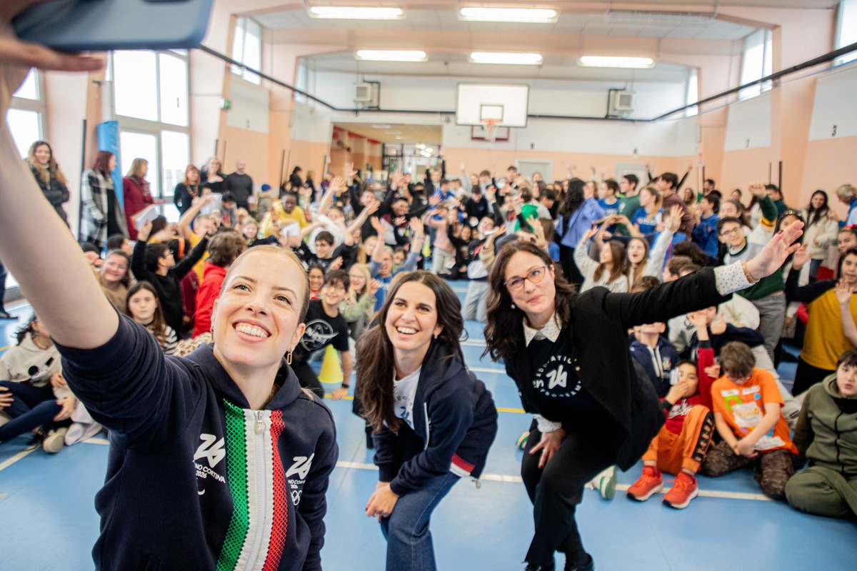 iocmedia's tweet photo. This #WorldHealthDay we celebrate #Gen26 - a #MilanoCortina education programme initiative created to motivate and inspire the young Italian athletes of tomorrow 🥇
🔗 https://t.co/2DTJG5gYHk #GEN26 https://t.co/EyFVi6a5gc
