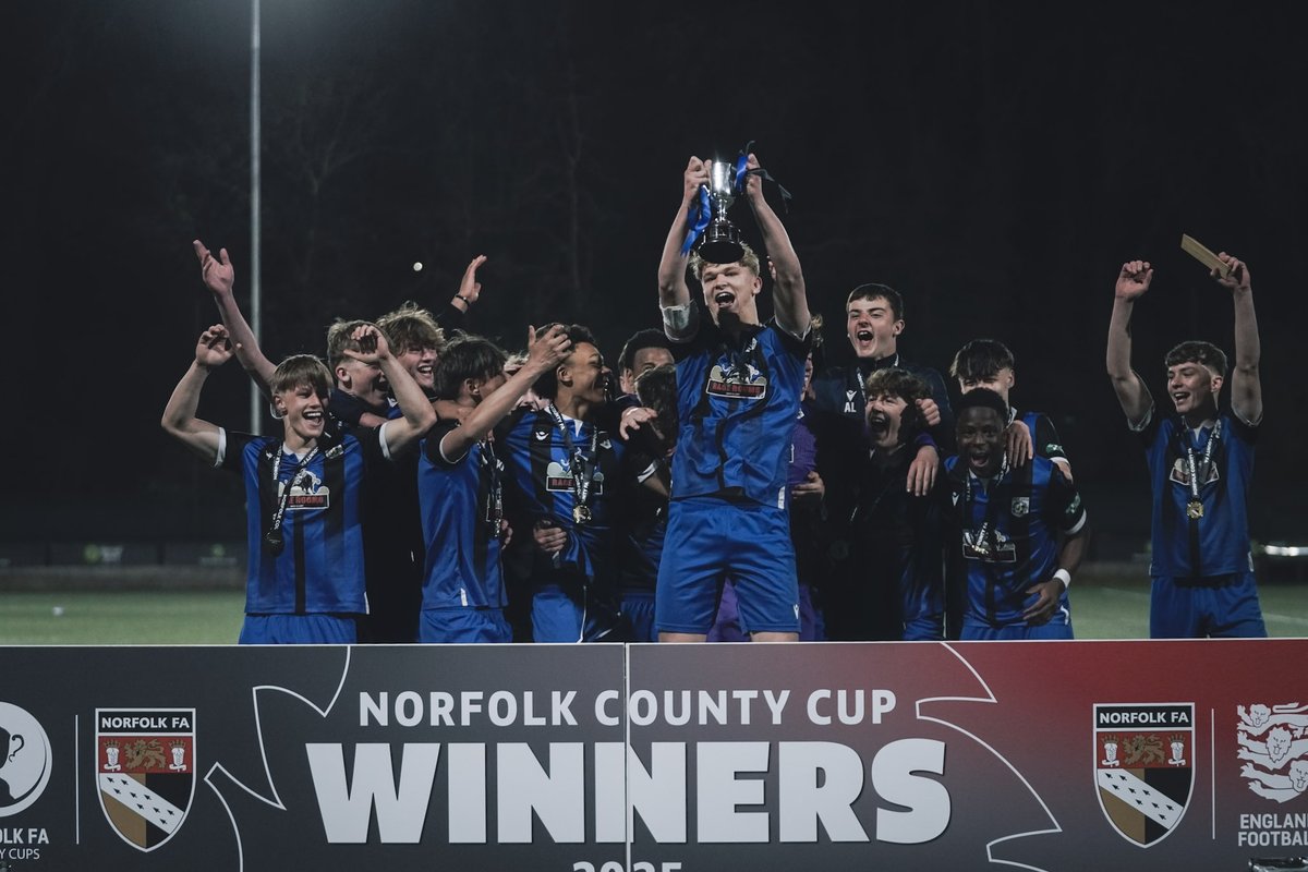 Norfolk FA County Cups (@ncfacountycups) on Twitter photo On Friday evening, <a href="/MWFCYouth/">Mulbarton Wanderers Youth Teams</a> won the #JohnSavage Cup after a closely fought match with <a href="/OldCattonJFC/">Old Catton Junior FC</a>. #NorfolkFootball β½π
Read more π
norfolkfa.com/news/2025/apr/β¦ On Friday evening, <a href="/MWFCYouth/">Mulbarton Wanderers Youth Teams</a> won the #JohnSavage Cup after a closely fought match with <a href="/OldCattonJFC/">Old Catton Junior FC</a>. #NorfolkFootball β½π
Read more π
norfolkfa.com/news/2025/apr/β¦