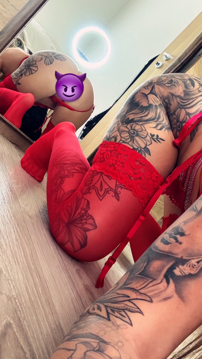 Rt és küldöm takarás nélkül 🤪😈💦

onlyfans.com/blondiebarbie_…