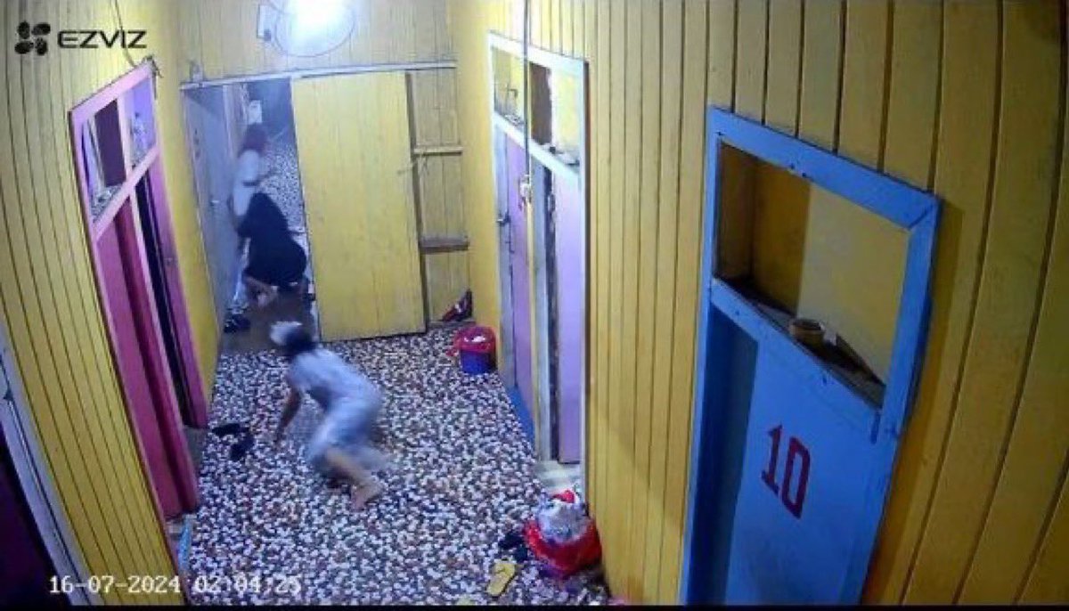 Gimana ga lari terbirit-birit kalo ngeliat kuyang jelas gini 😭

Si kuyang juga pada nampak jelas gitu🫵🏼😭
Serem banget‼️