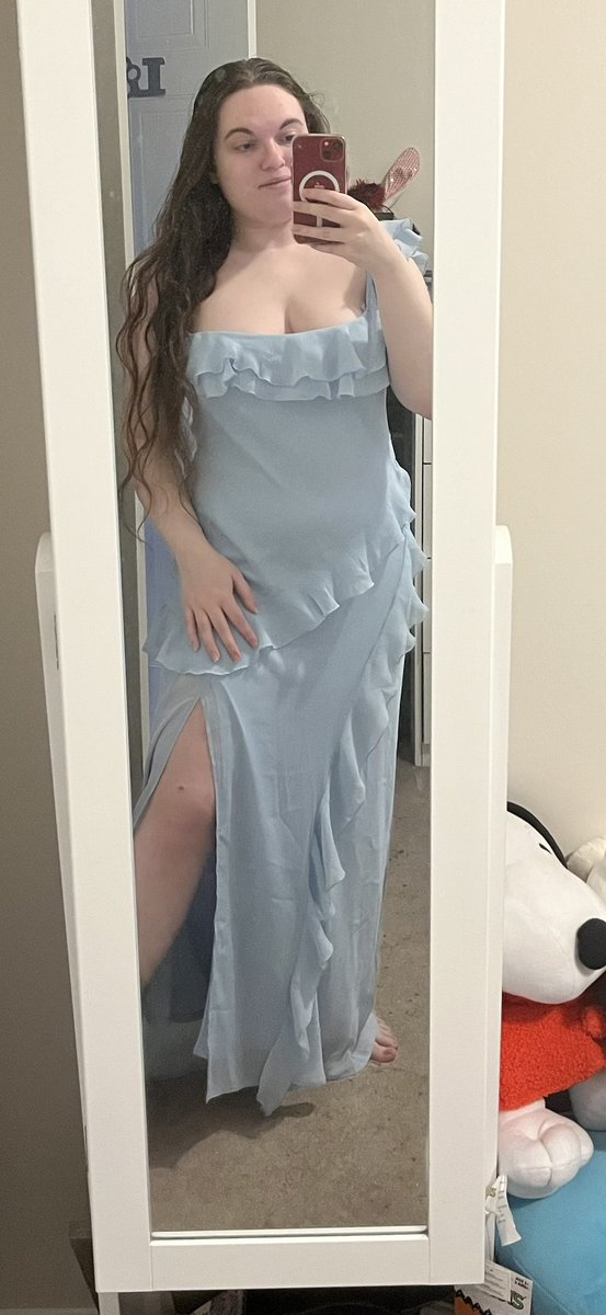 My ex-boyfriend did NOT like when I wore dresses. He was jealous and possessive and not the kind of partner I wanted long term.

Wear what you like. Express yourself. Love yourself. Let no one stop you. ❤️