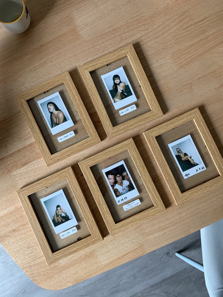 Retrouvez des bijoux coquins élégants (pierres Semi-précieuses et told-filles) faits par moi, et des tirages de ma photographie en plus de Polaroïds (pieces uniques) sur le SHOP de mon site clitopatra.fr
Ici avec ma chère <a href="/ayabenetti/">𝐴𝑦𝑎 𝐵𝑒𝑛𝑒𝑡𝑡𝑖 🍒OF&M¥M</a> ❤️‍🔥