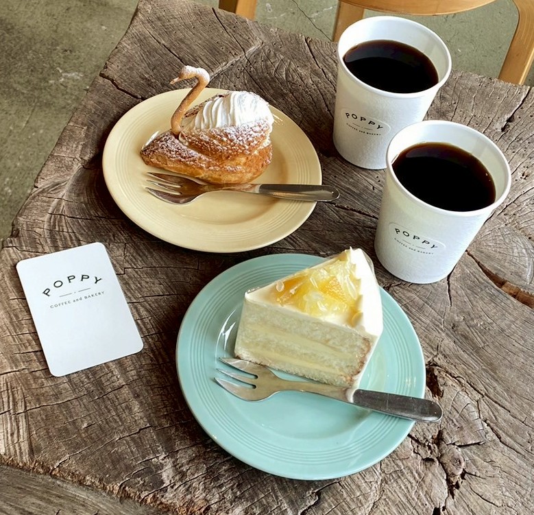 884703nao's tweet photo. 今年の誕生日は初の小袋成彬LIVEへ。娘と。素晴らしかった💯
Formula聴けて泣いたわ。また行きたいな。20〜30代のピアスした男性が多い印象。いいね👍️
さいたま市民じゃないけど応援するよ。冷笑文���は廃れればいいと本気で思うよ。
お祝いしてくれた娘可愛すぎる😘
#小袋成彬
#ZATTO https://t.co/PjKQ4dXI7O