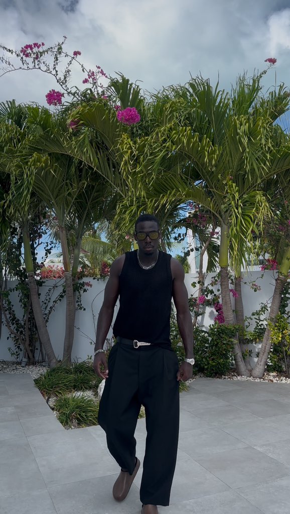_tobster's tweet photo. What I wore in Turks https://t.co/8u1MbdAe7E
