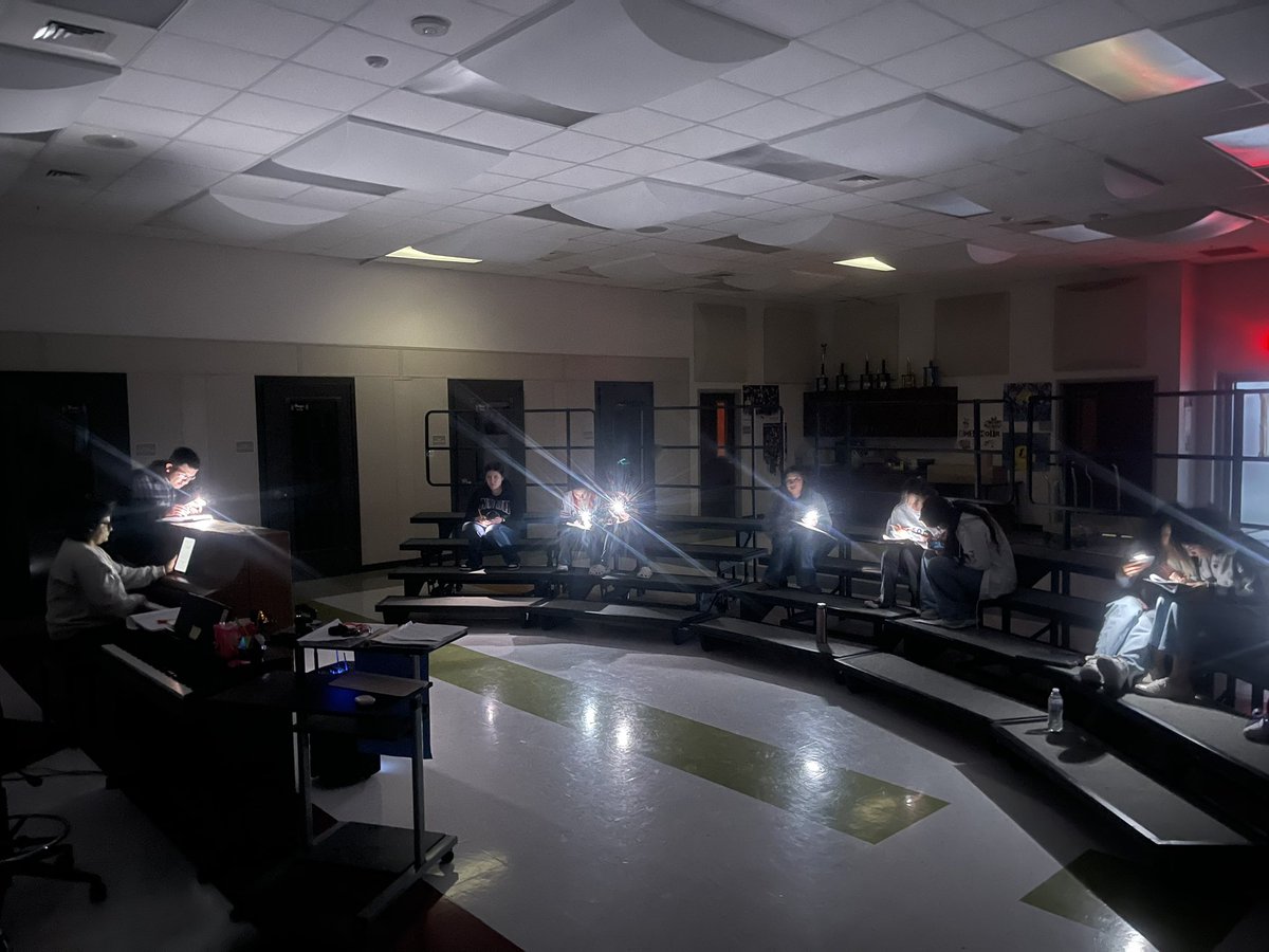 Making it work 😅 #myfalconsingers #alwayssinging #sisdfinearts #dancinginthedark #singinginthedark