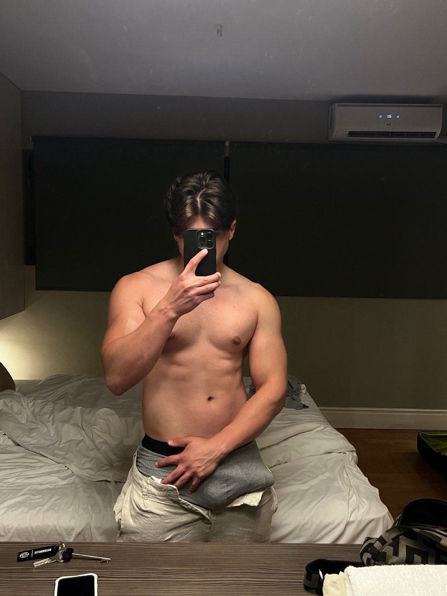 Retweet if you like tops