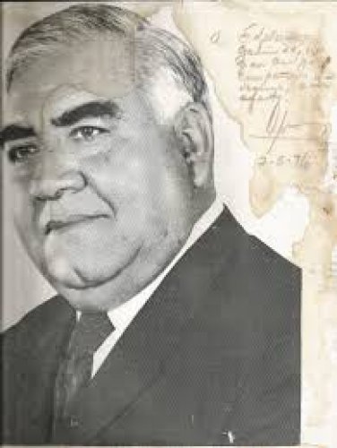 7 de abril de 1981.- El Gobernador de #Coahuila, Oscar Flores Tapia, promulga decreto del Congreso del Estado por el cual se aprueba escudo de armas de #Torreón.