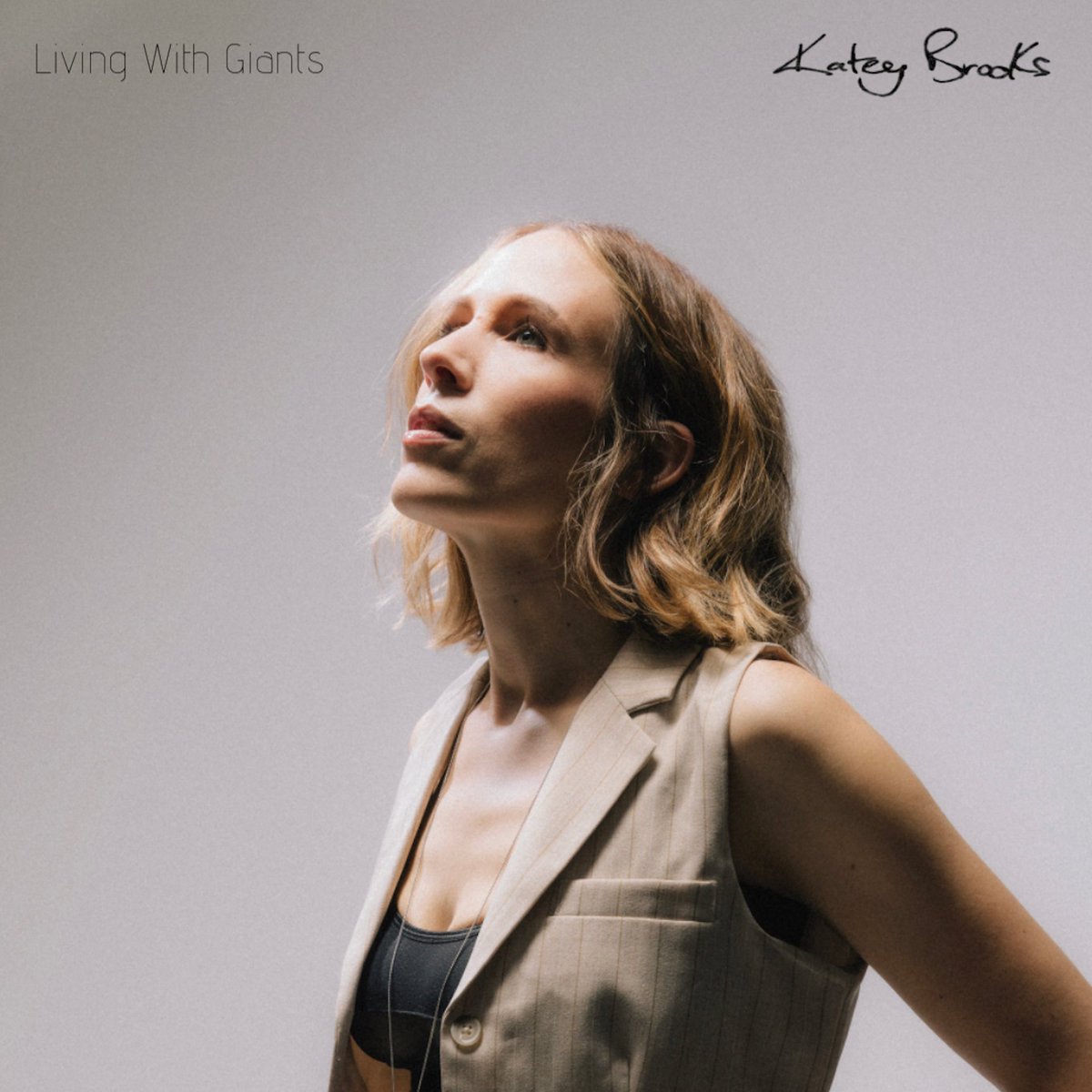 Hey loves, I have a song coming out this Friday 😍 Please pre-save to your preferred platform (takes two secs) to support the track and get it delivered straight to you on Friday. Thanks a million 🤍 kateybrooks.ffm.to/living-with-gi…