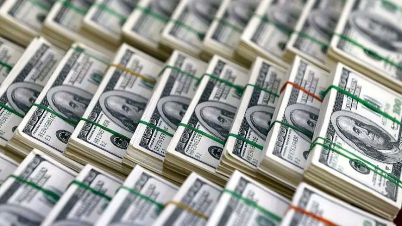 ঈদের মাসে রেকর্ড ৩২৯ কোটি ডলার রেমিটেন্স