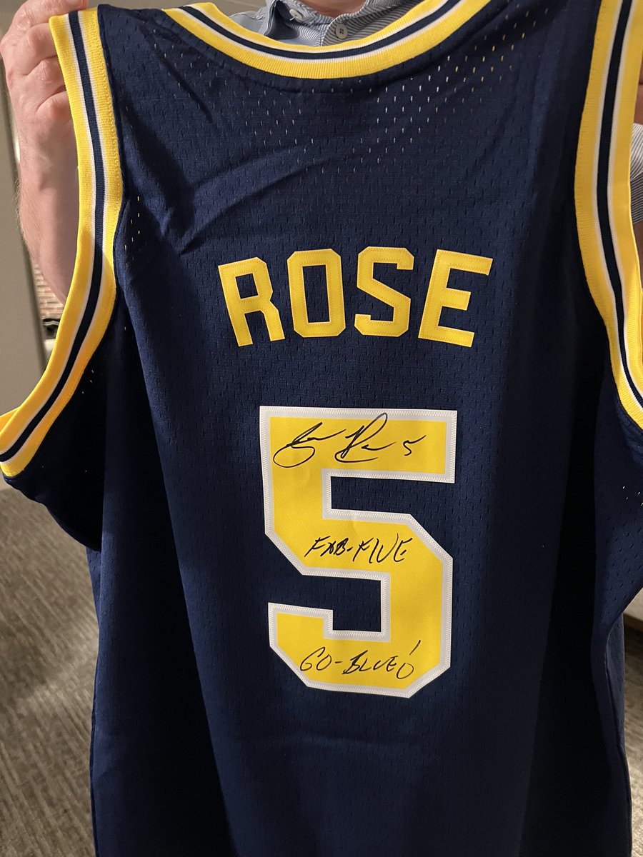 jspenge's tweet image. Great time in San Antonio for the Final 4 with my dad &amp;amp; brother. Getting to meet Jalen Rose and having the chance to talk some basketball was awesome! He also took the time to introduce us to Charles Barkley. Thanks to @FanaticsBook for the awesome opportunity! #EmbracetheChaos