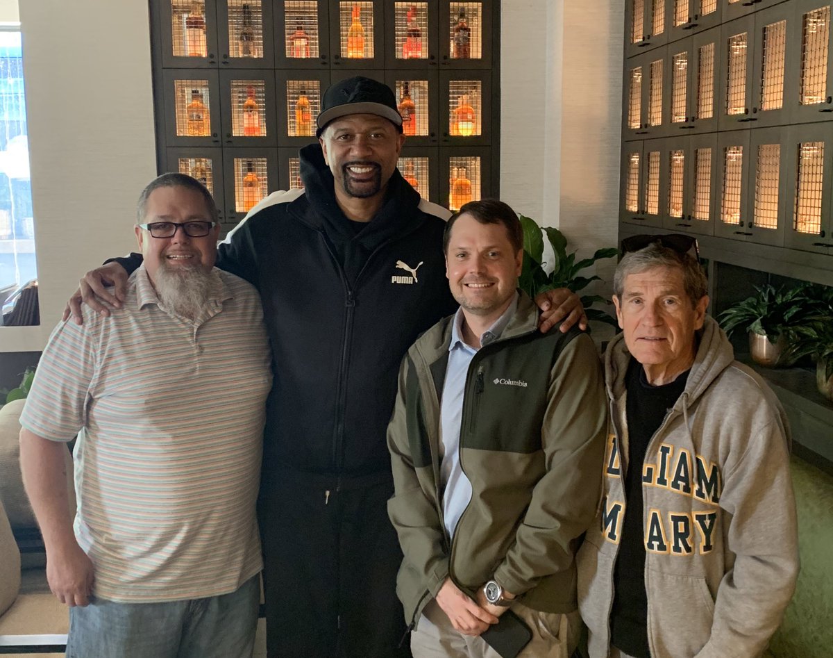 jspenge's tweet image. Great time in San Antonio for the Final 4 with my dad &amp;amp; brother. Getting to meet Jalen Rose and having the chance to talk some basketball was awesome! He also took the time to introduce us to Charles Barkley. Thanks to @FanaticsBook for the awesome opportunity! #EmbracetheChaos