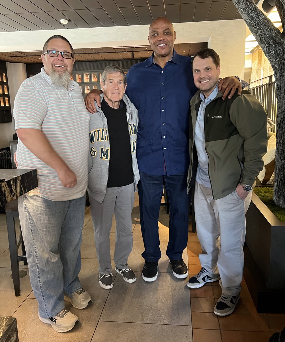 jspenge's tweet image. Great time in San Antonio for the Final 4 with my dad &amp;amp; brother. Getting to meet Jalen Rose and having the chance to talk some basketball was awesome! He also took the time to introduce us to Charles Barkley. Thanks to @FanaticsBook for the awesome opportunity! #EmbracetheChaos