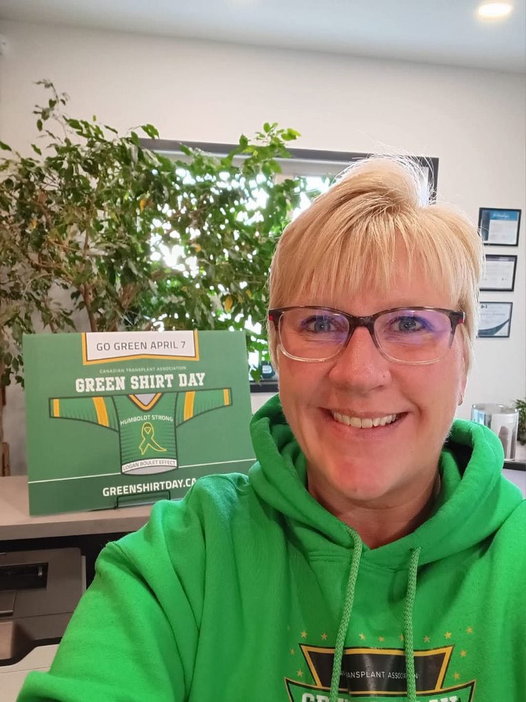 #TeamWB is honoring Logan Boulet and the #loganbouleteffect by wearing our green shirts! Are you a donor? Not sure how to be? Go to myhealth.alberta.ca for more information. #greenshirtday #giftoflife #organdonor #loganboulet #itsyourstogive