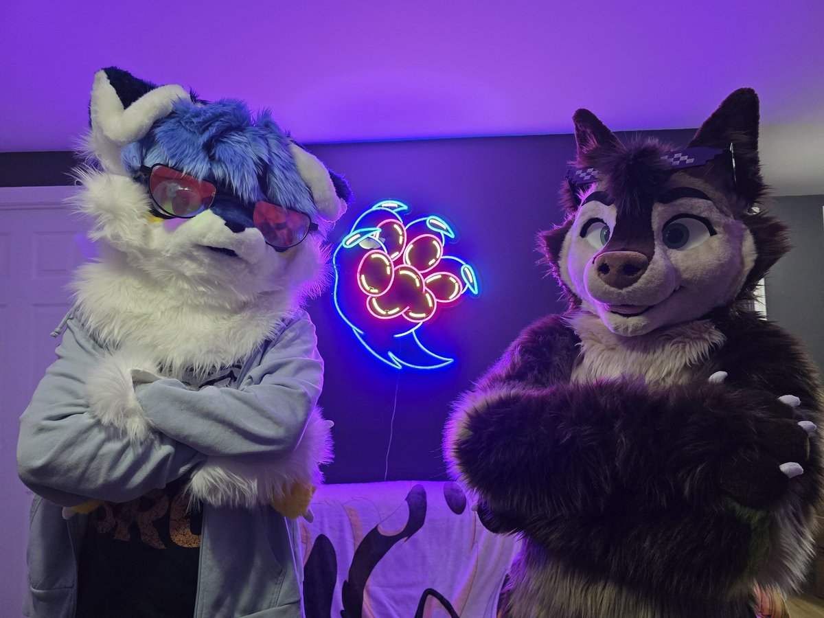 Me and <a href="/Makishimu_Craig/">Makishimu Craig</a> wish you a good week everyone 💙💚🔥
📸 <a href="/Yin_Rave/">🐺Yin🐺 🔜 EF2025</a>