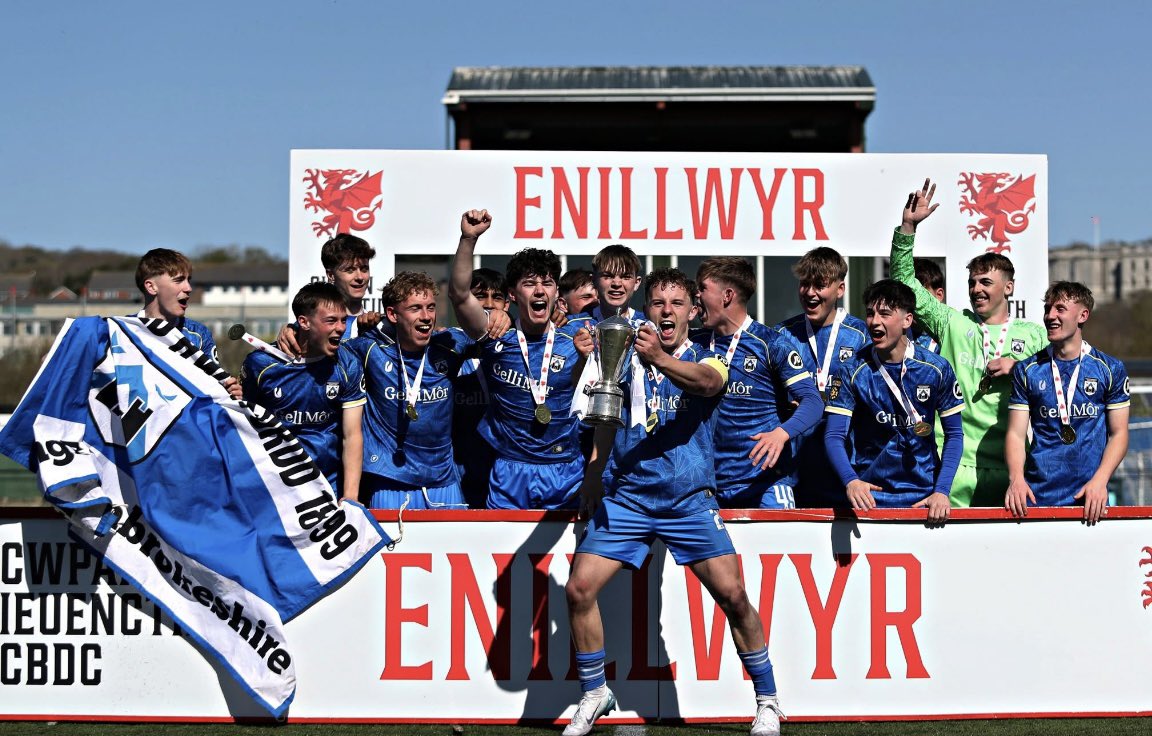 Ceri Phillips tweet media