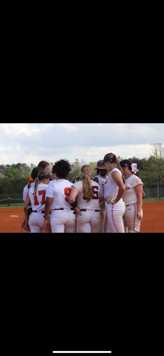 eviemathis5's tweet photo. Had fun with my team this week growing even more together! I batted a .552 and had some good plays and throw downs in the field can’t wait to get back at it this week! https://t.co/NWKX92sCqP