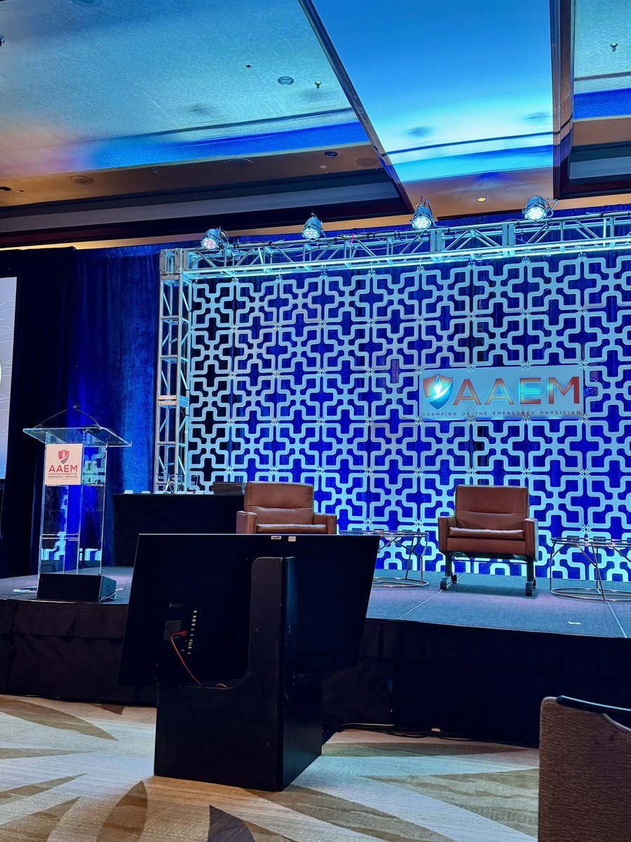 Super fancy set up for #AAEM25 ! Let's get this show on the road!! 🩺

<a href="/aaeminfo/">AAEM</a> #medtwitter #emergencymedicine