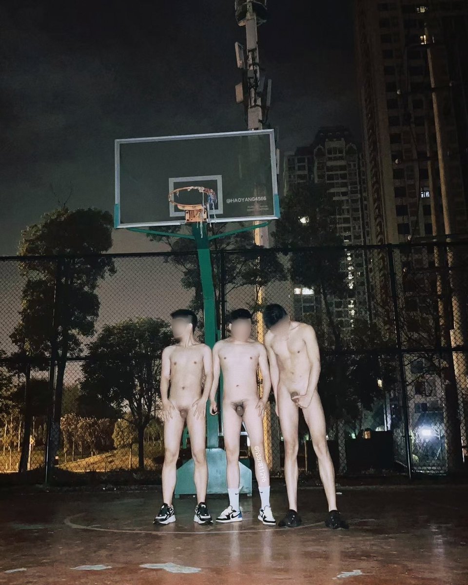 长沙真的很好裸😆
#Wildnude
#野裸
#Exhibitionist
#暴露
#gloryHole
#鸟洞
#长沙野裸