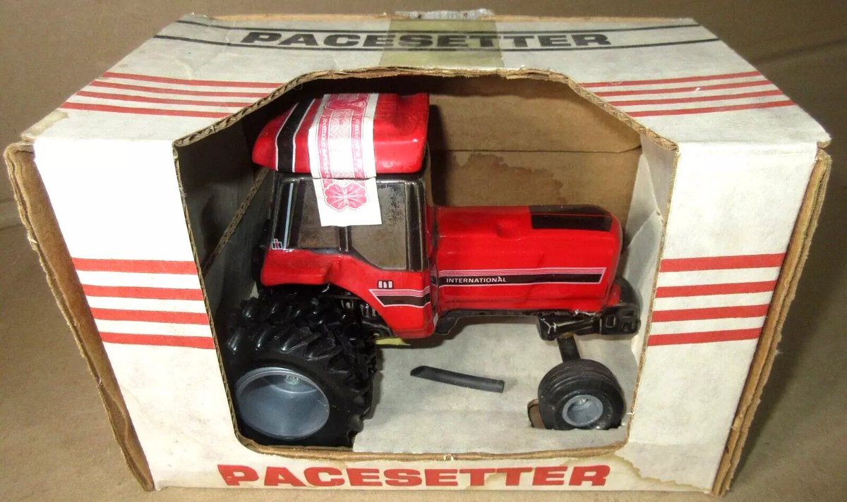 rusticrelics04's tweet photo. Pacesetter IH International Red Machine Mini Tractor Decanter Bardstown Ky. 3488 https://t.co/bshcNcs7t3 #eBay via @eBay #tractors #Decanter #decor #farmdecor #hobbyfarm #Mancave #IH #InternationalRed #farming #agriculture #agtwitter #JohnDeere #Farmers #collectible #collector https://t.co/faH0SeqktZ