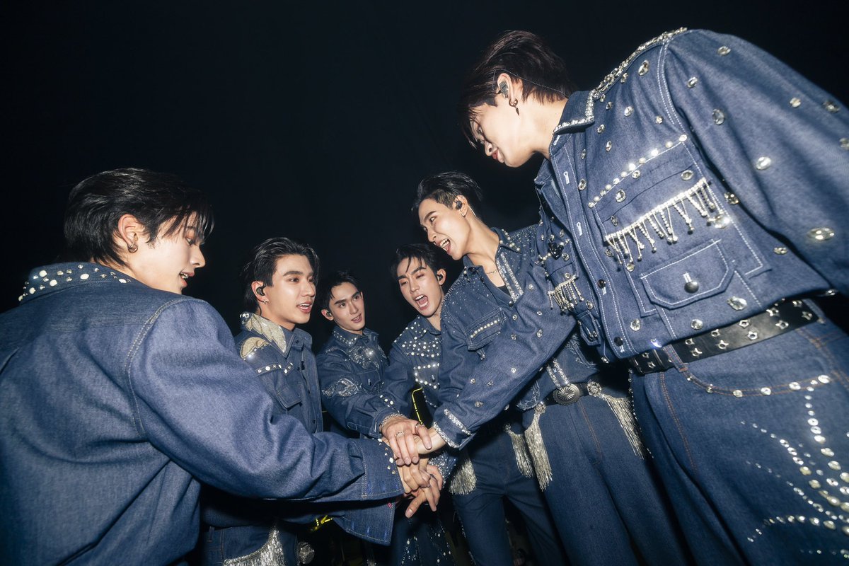 ปาร์ตี้ส่งท้ายสายรหัสเป็นยังไงกันบ้าง หวังว่าทุกคนจะชอบกันนะครับ ดีใจที่ได้มาสร้างความทรงจำดีๆ แบบนี้ร่วมกันนะครับทุกคน! ❤️⚙️ 

#Perfect10LinersAfterParty 
<a href="/fforcejs/">ฟอสสึมิอาจแทนคุณได้</a> <a href="/kasibook/">กษิบ๊อง (ปลูกผลเขือเทศ)</a> <a href="/perthppe/">PERTHPPE</a> <a href="/Ppsanta/">Santapp</a> <a href="/jnnrrs/">คุณทิมพัสดุตกค้าง 😈 (จัมโบ้gmm) P'Tim 🚨</a> <a href="/Markjrtn/">คุณไป๋</a>