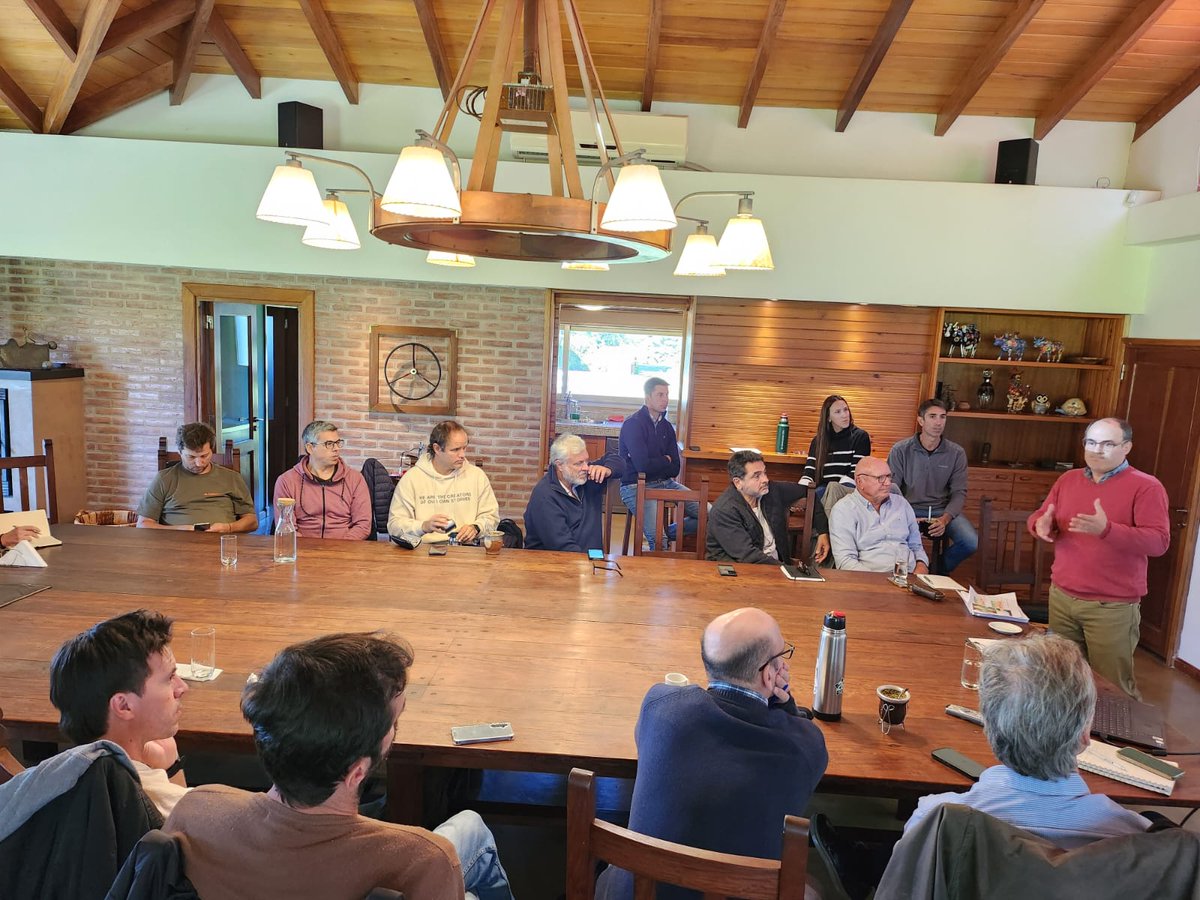 NestersTech's tweet image. Tuvimos una jornada enriquecedora junto a uno de los miembros del grupo: Terra Ghio, bajo la temática “Ecosistema de tecnologías y prácticas en sustentabilidad” 🌱

¡Intercambio, aprendizajes y mucho por seguir explorando con el Grupo Gin!