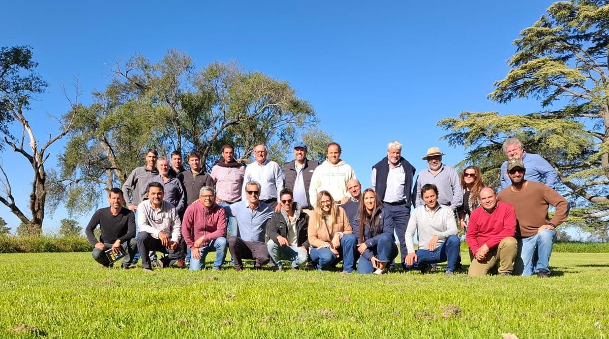 NestersTech's tweet image. Tuvimos una jornada enriquecedora junto a uno de los miembros del grupo: Terra Ghio, bajo la temática “Ecosistema de tecnologías y prácticas en sustentabilidad” 🌱

¡Intercambio, aprendizajes y mucho por seguir explorando con el Grupo Gin!