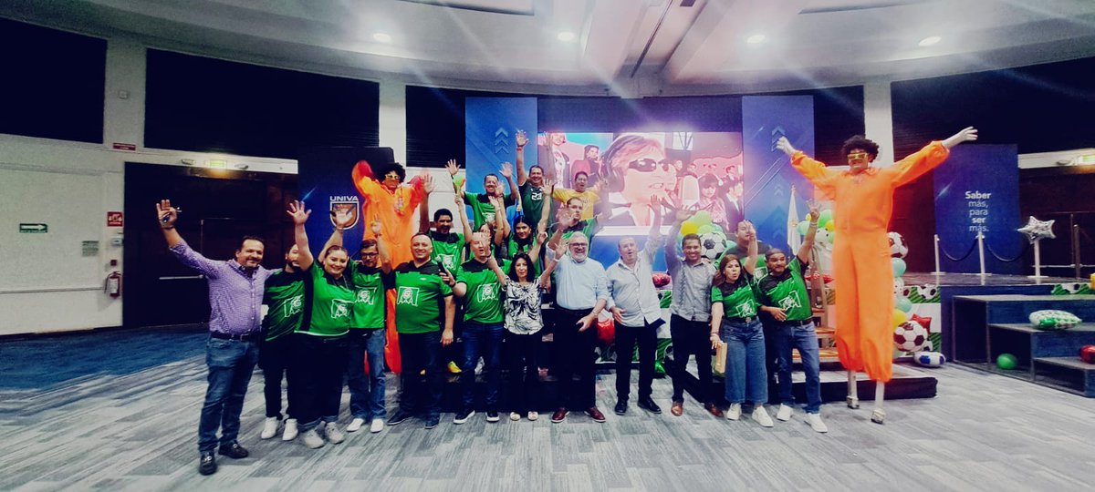 ¡Una tarde inolvidable!
Así se vivió nuestra Fiesta de Regalos Bingo 2025, organizada con mucho cariño por la <a href="/AAAGDL/">AAAG</a> 
Nos llena de orgullo poder seguir fortaleciendo los lazos que nos unen como gremio. ¡Vamos por más eventos que celebren nuestro trabajo y compañerismo! 📷
