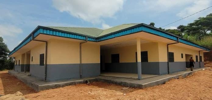 PNUDCameroun's tweet image. On #WorldHealthDay, we celebrate restored hope!
The UNDP 🇨🇲 #RecoveryProgramme through the #PPRD-NW/SW, has rehabilitated and equipped 39+ health centers, improving healthcare access across #NW/SW regions.
Grateful to the Governments of Cameroon 🇨🇲, Japan 🇯🇵 and @BoissonsduCMR…