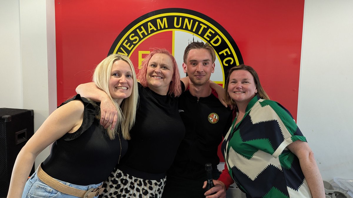 📢 Robins Man of The Match

⚽️ Sponsors SK Heating &amp; Cooling voted for Michael O'Regan

📆 Sat 05 Apr 🆚 Exmouth Town

📍 The Spiers &amp; Hartwell Stadium WR11 2LZ

🌐 eveshamunitedfc.com/robins-man-of-…

🔴⚪️#TheRobins