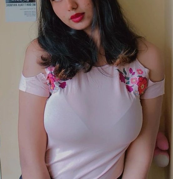 Amna_Malik191's tweet image. اگر دل ٹوٹے تو میرے پاس چلے آنا #Pimples ختم ہونے کا نام نہیں لے رہے