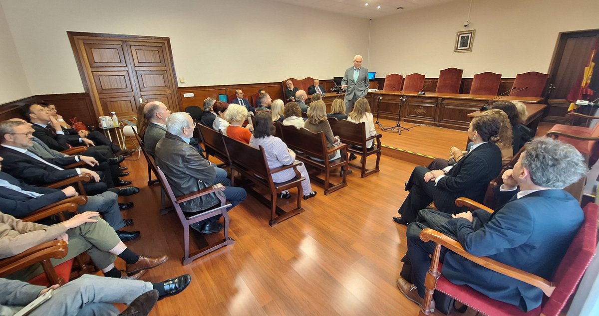 ⚖️ El presidente del #TSJCyL, José Luis Concepción, se despide de los #jueces de las nueve provincias de #CastillayLeón después de 20 años de servicio, agradeciéndoles su incansable trabajo y destacando su compromiso con la #Justicia y los ciudadanos.