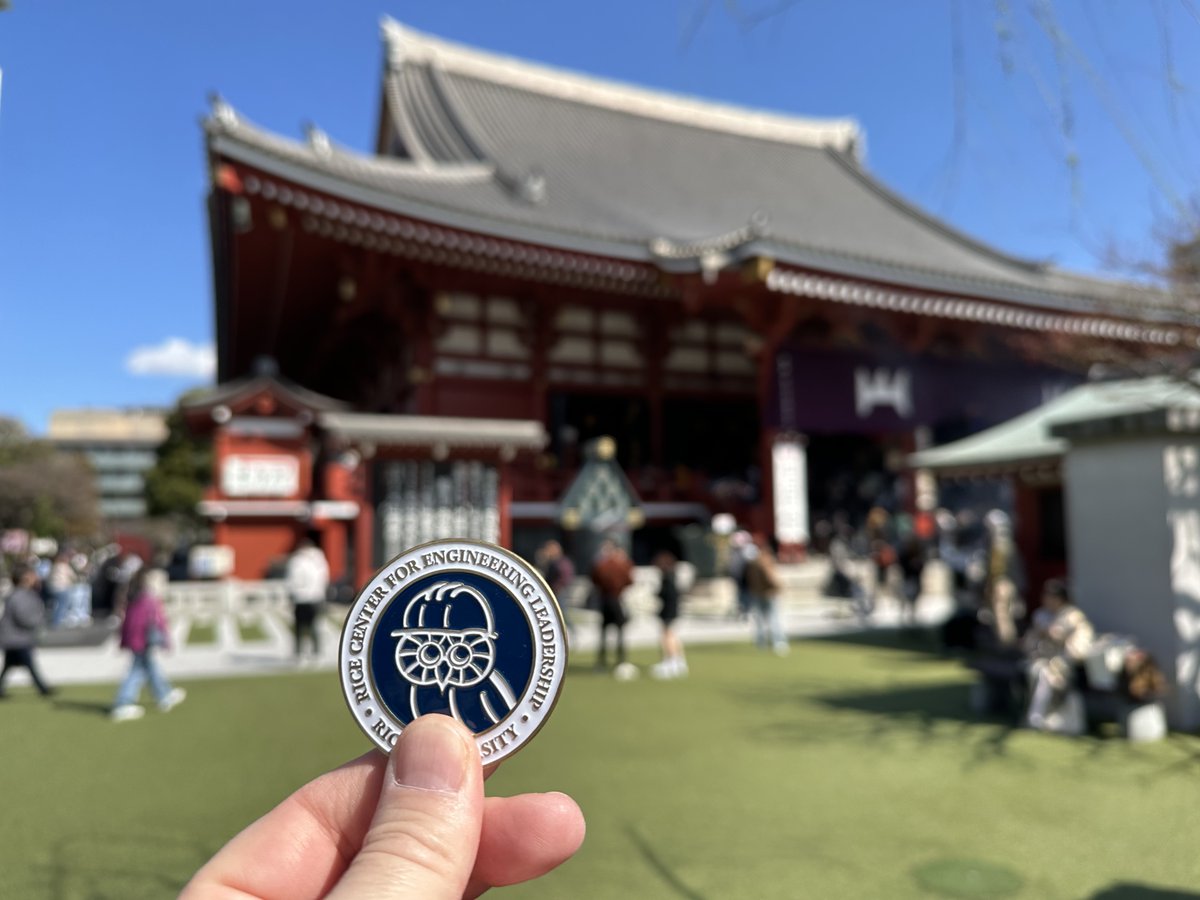 RCELConnect's tweet image. Spring Break #rcelcoincameo incoming! This year, RCEL Executive Director Kaz Karwowski visited South Korea and Japan to visit family! He sent these images of the Gwanghwamun Gate in Seoul, and Kaminarimon in Asakusa, Tokyo.