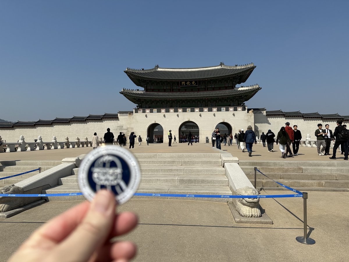 RCELConnect's tweet image. Spring Break #rcelcoincameo incoming! This year, RCEL Executive Director Kaz Karwowski visited South Korea and Japan to visit family! He sent these images of the Gwanghwamun Gate in Seoul, and Kaminarimon in Asakusa, Tokyo.