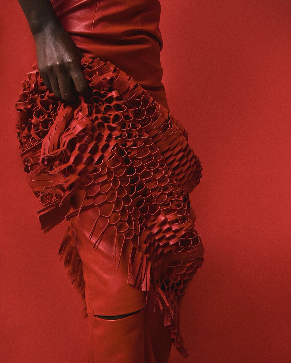 Editorial Story | Muzu 

— photographer @daron_bandeira @mmgartists 
stylist @axellemantellato <a href="/roziiiiikk/">Tashpulatova Orazana</a> 
makeup @amandakaymakeup 
hair @omidshirali 
muse @daphne_inah 
production @afrahalsamann 
<a href="/mulan/">M</a>.studio ✨
sets &amp; bts <a href="/anoushkasz/">anoushka</a>