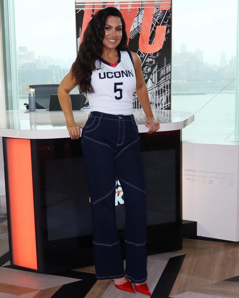 Basketball capital of the world! Congrats again <a href="/UConnWBB/">UConn Women’s Basketball</a>!!!
Too fun to watch 🤩💪🙏