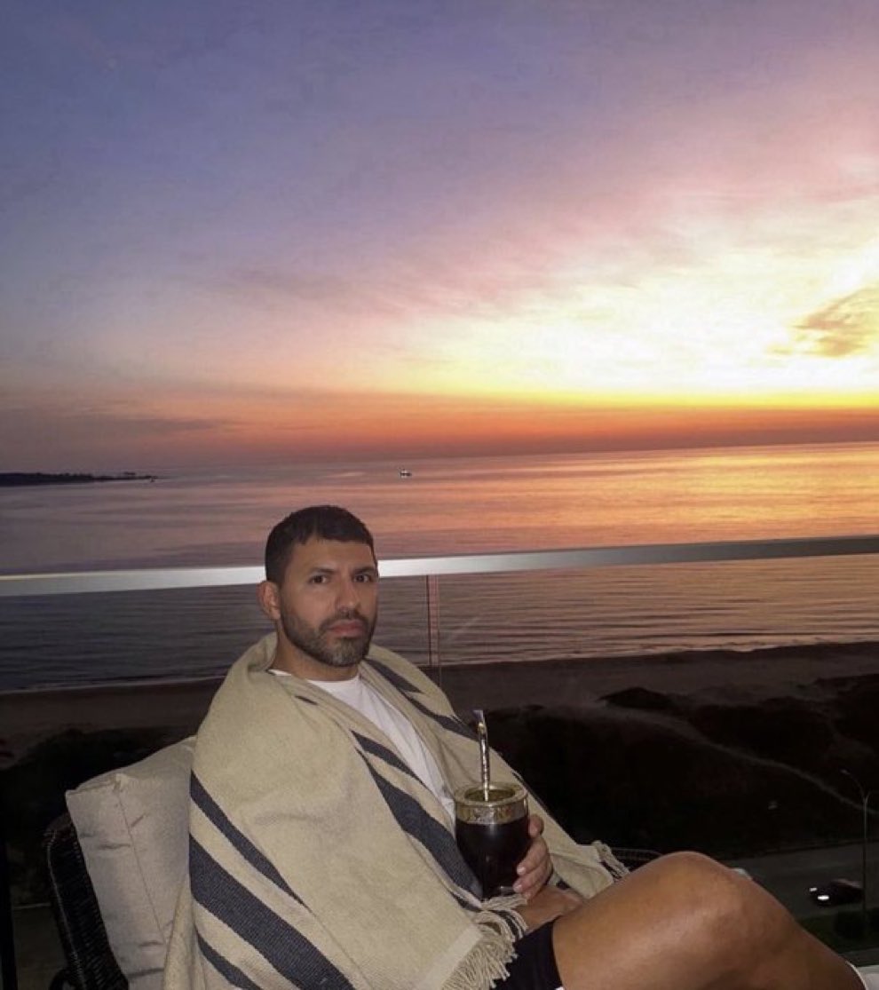 yo el 25 de octubre a las 6:30 de la mañana en la puerta de tecnopolis esperando todas las actividades de futttura porque pienso hacer valer cada centavo de los 264500 pesos que me salio la entrada