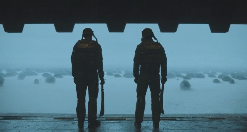 Посмотрел «Микки 17» о том, как проклятые капиталисты напечатали на 3D-принтере семнадцать Паттинсонов для колонизации снежной планеты с разумными тихоходками; интересно, понравится ли синтез «Окчи» и «Сквозь снег» фанатам «Паразитов» — я-то смотрел всего Пон Джун-хо, мне хорошо.