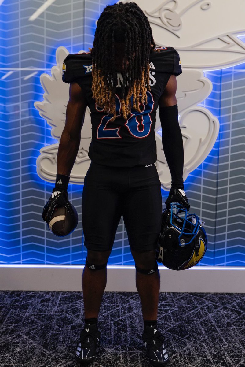 DezephenWalker's tweet image. Had a great time visiting KU for my OV!! Thank you coaches and staff for having me!🔴🔵 #rockchalk #jayhawk @CoachWallaceKU @AllenTrieu @KU_Football