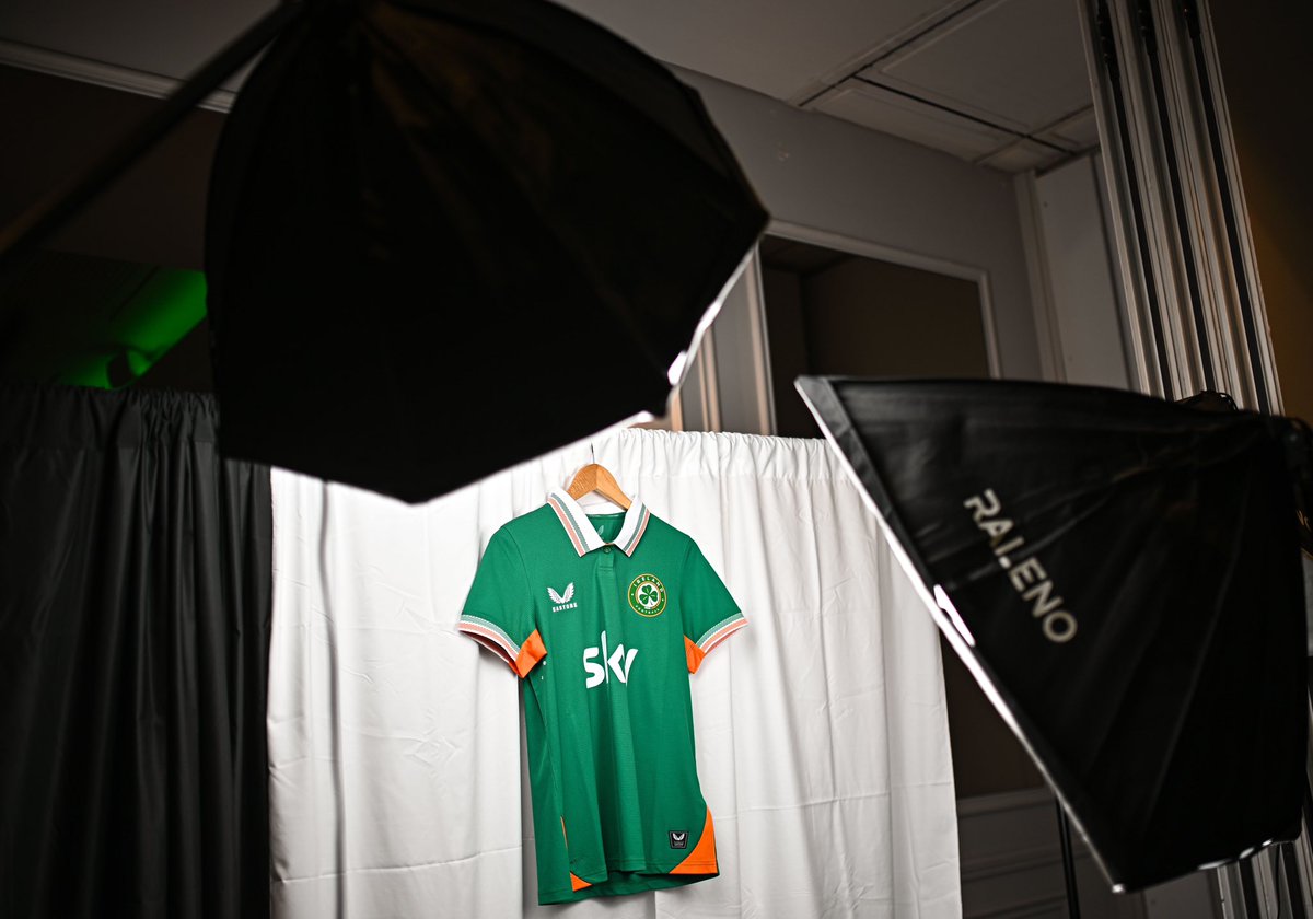 A home jersey debut tomorrow night ☘️😮‍💨

A shout-out to <a href="/sportsfilesteve/">Stephen McCarthy</a> and @sportsfilesam for their amazing work at our kit photoshoot 📸

Who do you wanna see in our new kit? 🇮🇪