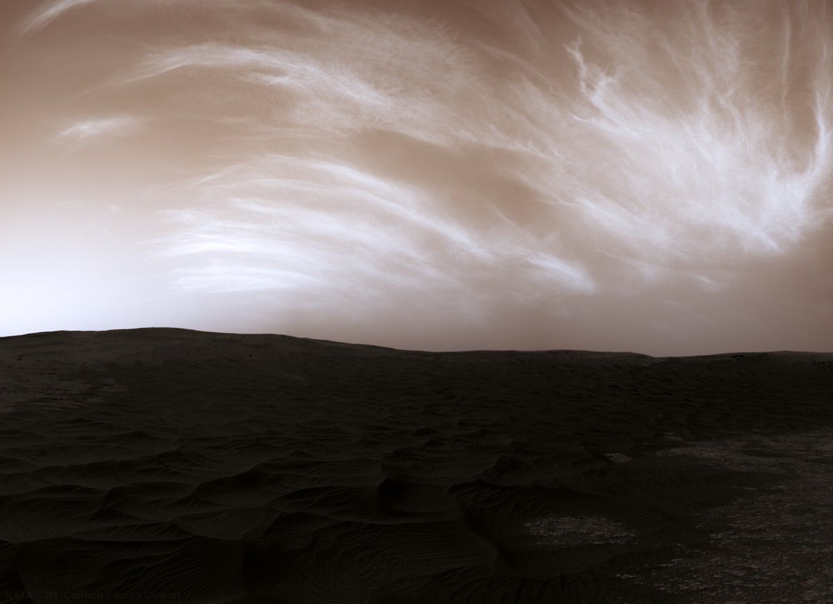 #PPOD: Clouds on Mars

Noctilucent, or twilight, clouds ☁️ at Gale Crater, #Mars 🔴. Martian clouds are made of either water ice 🧊 or, at higher altitudes and lower temperatures, carbon dioxide ice. (Mars’ atmosphere is more than 95% carbon dioxide.) The latter are the only