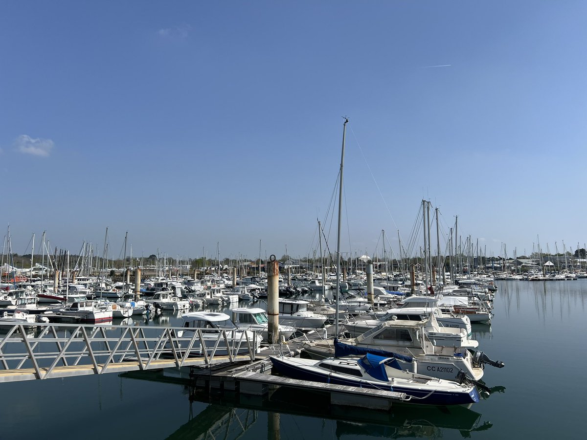 Qu’il est agréable de se balader à Port la Forêt… comme un air de vacances 😎 #Bretagne #Finistere #BzH