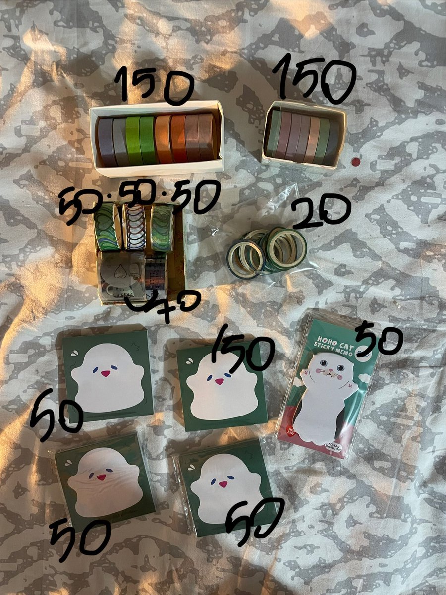 SDotdae's tweet photo. HEMEN TESLİM

* sleeve 38 adet 50 tl
* binder 20 sayfa , tek taraflı cep var 450tl
* 4 adet 2 li şerit, 4 adet tekli sayfa, 2 adet 4lü (hasarlı) sayfa var toplam 150 tl https://t.co/ENigfRFrOL