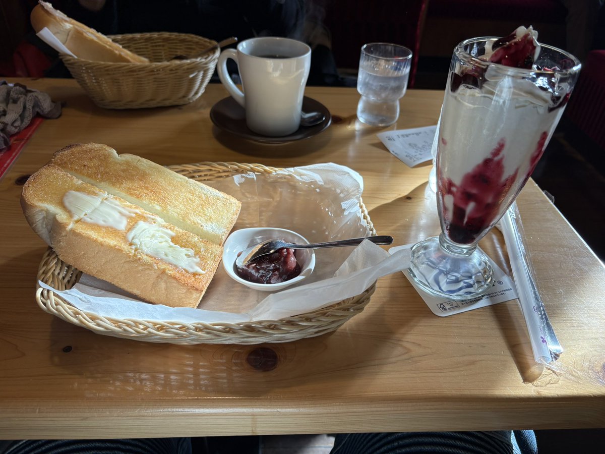 深夜明けのコメダは最高👍