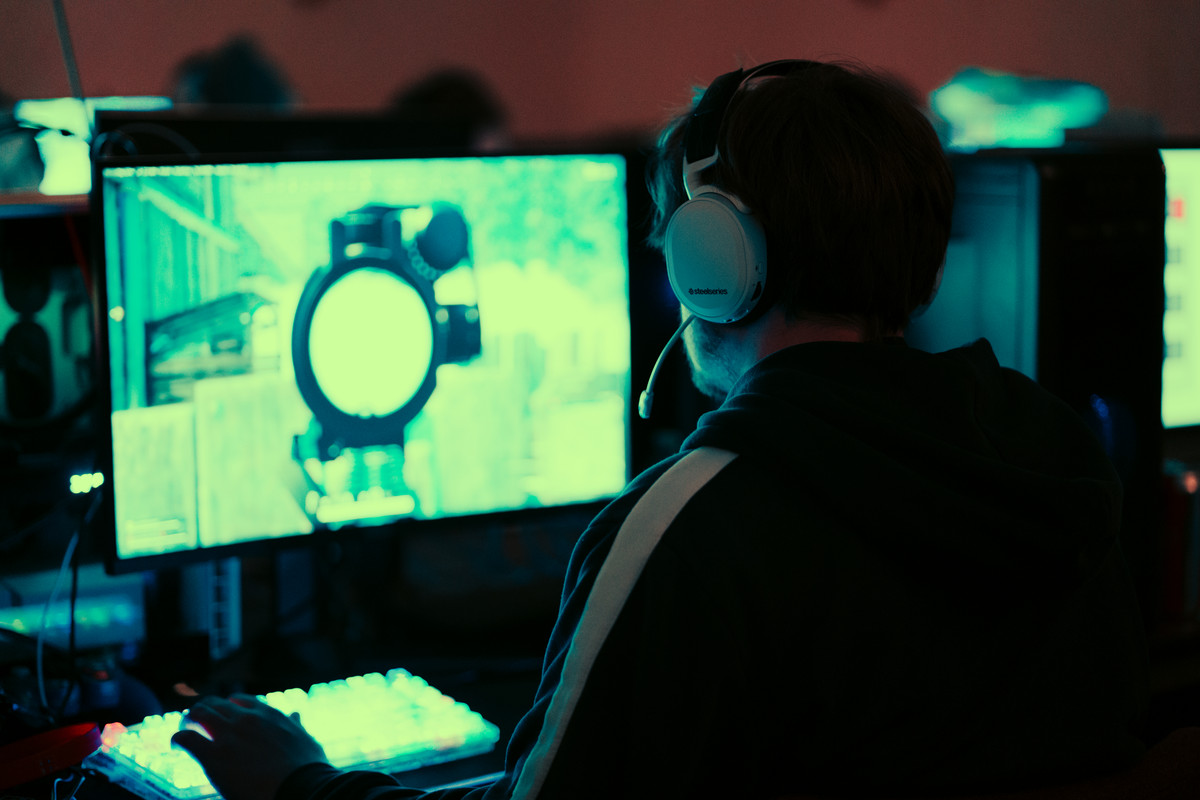 AntlionAudio's tweet image. Some photos from @FITES aka Frag Infinity Tournament from a couple of weeks ago. We provided a handful of raffle prizes for the LAN event, including ModMic 2's and a Kimura headset!

More info can be found for future FITES events here ---&amp;gt; fites.net
#modmic #LAN