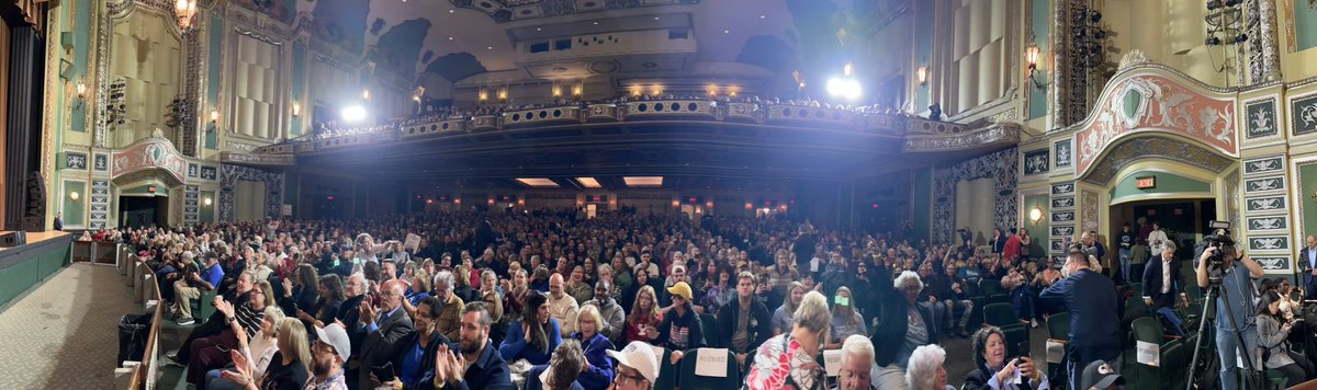 Damn. Youngstown loves <a href="/Tim_Walz/">Tim Walz</a>