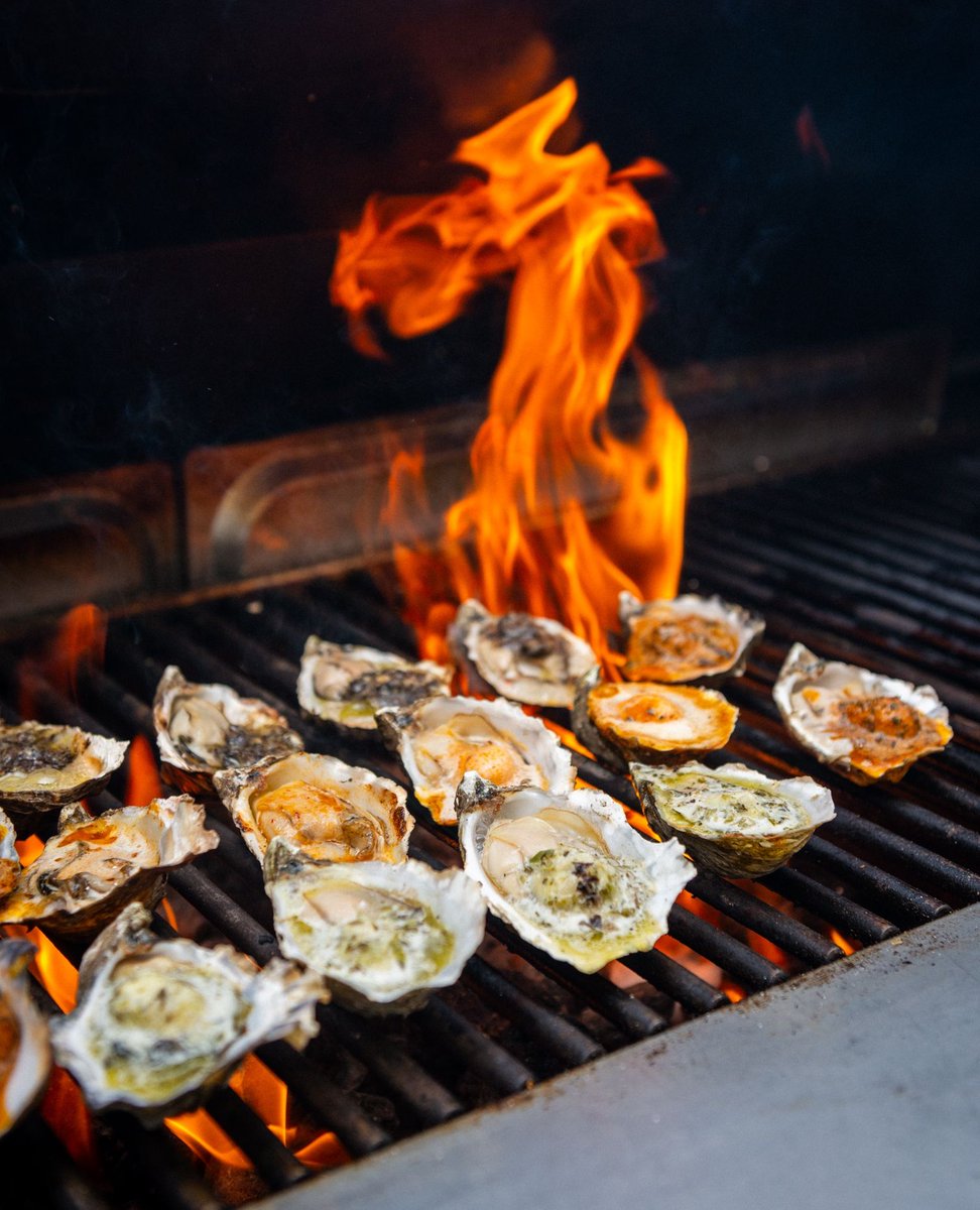 Everything’s better with butter (we don't make the rules 🤷‍♂️)! Say hello to our 4oz jars of delicious, buttery goodness, all bundled up in a perfectly grill-able trio. Shop 'em now at the link below:

l8r.it/xHZ9

#HogIslandOysterCO #Butter #Butters