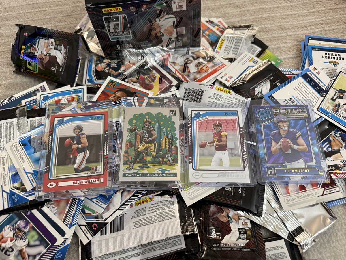 RipsAndSlips's tweet image. My retail box of 2024 Donruss finally shipped from Dicks Sporting Goods and it as worth the wait! 
@CardPurchaser