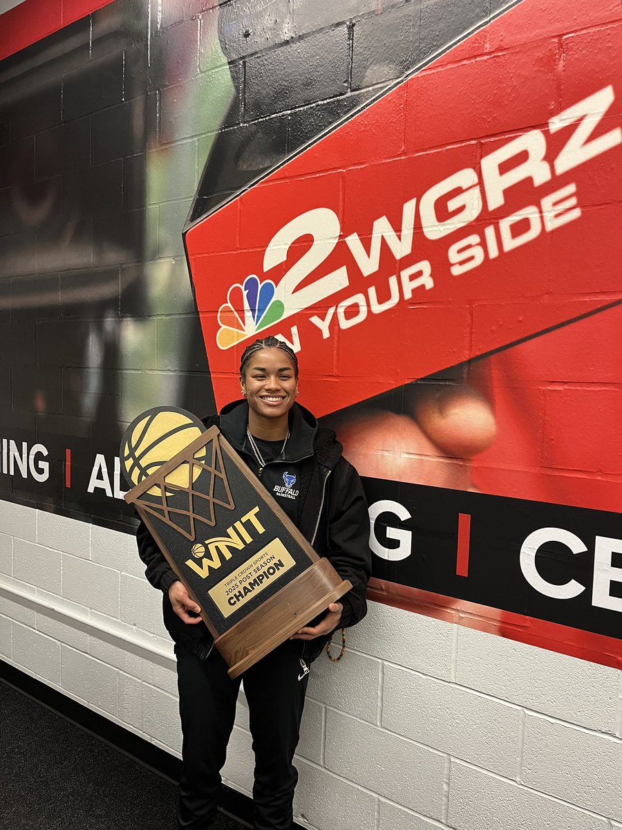 Tune into <a href="/WGRZ/">WGRZ</a> at 7 as Lani Cornfield joins Sports Talk Live 🤘

#UBhornsUP | #MI4