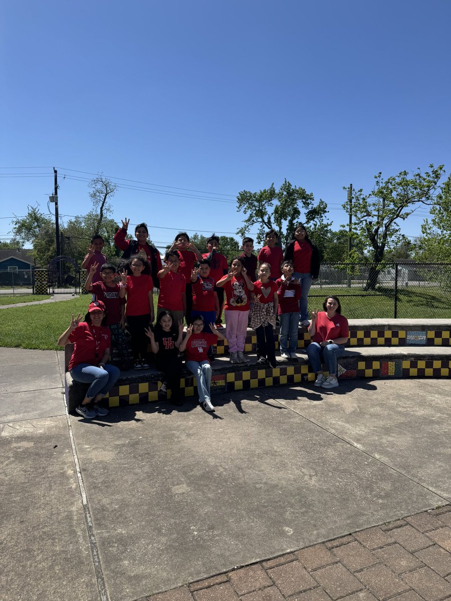 HerreraHuskies's tweet image. Let’s go Cougars!❤️🐾🏀
The Herrera Huskies are cheering and rooting for you tonight! 
#UofH #NationalChampionship #MarchMadness #community